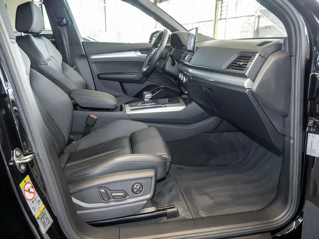 Gebraucht Audi Q5 163 PS (119 kW) 2022 Schwarz / mythosschwarz (metallic) SUV