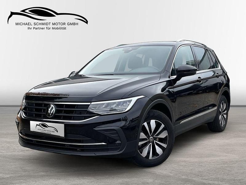 Schwarz Gebraucht 2024 VW Tiguan Move SUV | 26.400 € (Guter Preis) - Bild 1/4