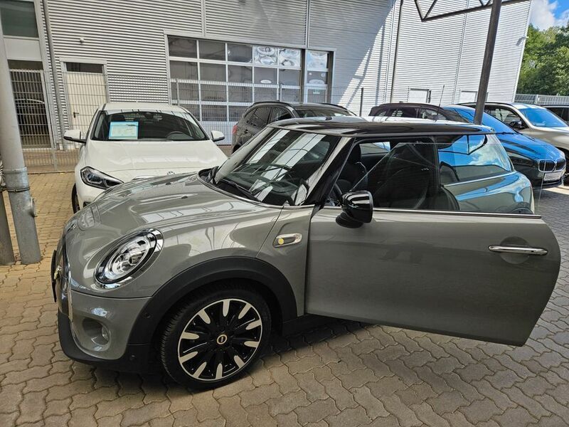 Grau Gebraucht 2021 Mini Cooper SE Kleinwagen | 17.200 € (Fairer Preis) - Bild 1/4