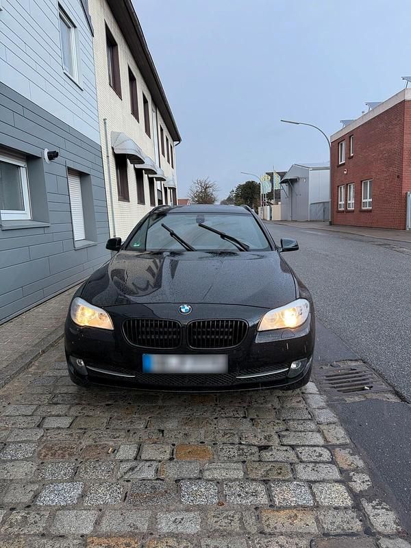Gebraucht BMW 530 204 PS (150 kW) 2011 Schwarz Kombi