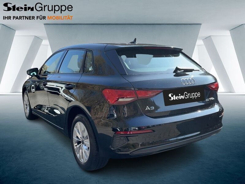 Gebraucht Audi A3 Sportback e-tron Basis 204 PS (150 kW) 2022 Schwarz Kleinwagen
