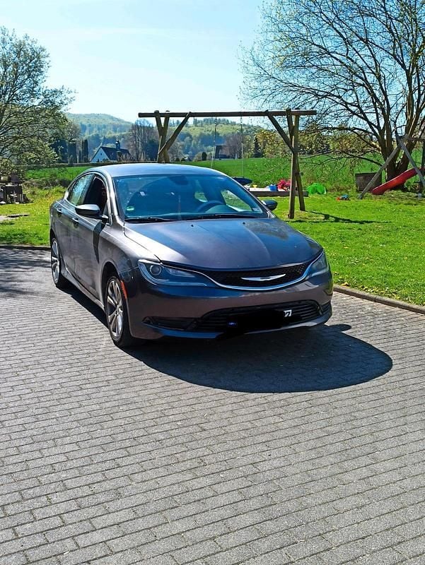 Second-hand Chrysler 200 184 CP (135 kW) 2015 Gri Berlinǎ