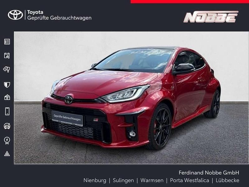 Karminarot metallic Gebraucht 2023 Toyota Yaris Basis Kleinwagen | 36.490 € (Etwas zu teuer) - Bild 1/4