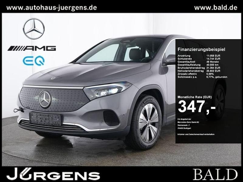 Grau mountain grey metallic Gebraucht 2024 Mercedes EQA250+ Progressive SUV | 36.860 € (Fairer Preis) - Bild 1/4