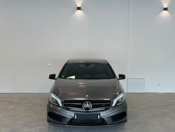 Grau Gebraucht 2015 Mercedes A200 AMG line Limousine | 14.790 € (Etwas zu teuer) - Bild 1/4