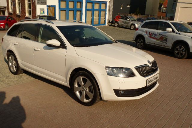 Gebraucht Skoda Octavia Elegance 140 PS (102 kW) 2013 Weiß metallic Kombi