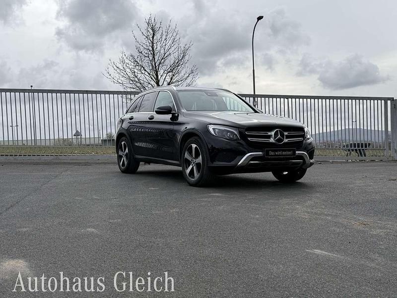 Gebraucht Mercedes GLC250 204 PS (150 kW) 2018 Schwarz  unilack SUV