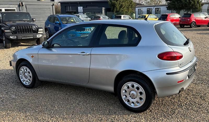 Gebraucht Alfa Romeo 147 105 PS (77 kW) 2001 Silber Kleinwagen