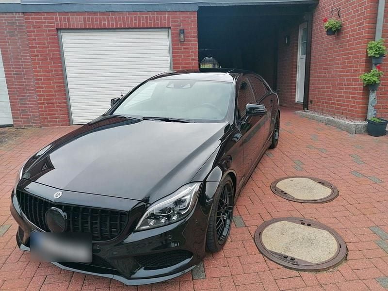 Schwarz Gebraucht 2017 Mercedes CLS350 AMG line Coupé | 35.555 € - Bild 1/4