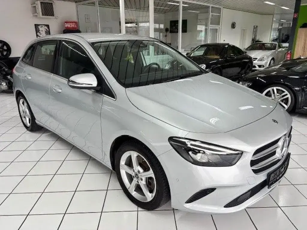 Gebraucht Mercedes B250 Business 224 PS (164 kW) 2019 Silber Kleinwagen