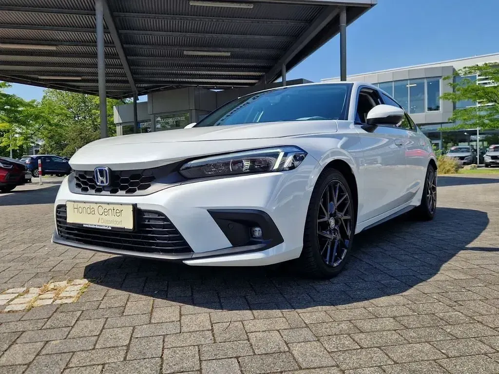 Gebraucht Honda Civic Advance 184 PS (135 kW) 2025 Platinum white Limousine