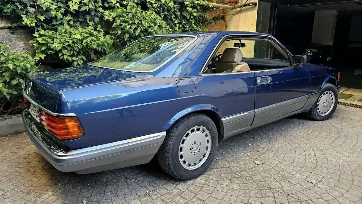 Gebraucht Mercedes 560 299 PS (219 kW) 1988 Blau Coupé