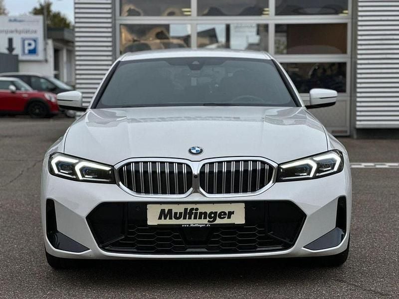 Gebraucht BMW 330 M Sport 245 PS (180 kW) 2025 Alpinweiss Limousine