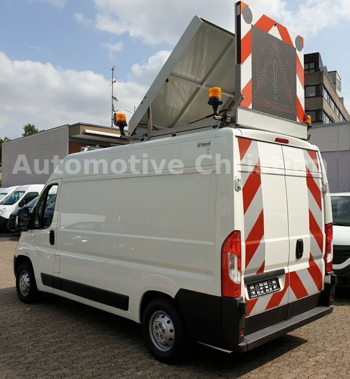 Gebraucht Peugeot Boxer 165 PS (121 kW) 2019 Weiß Van