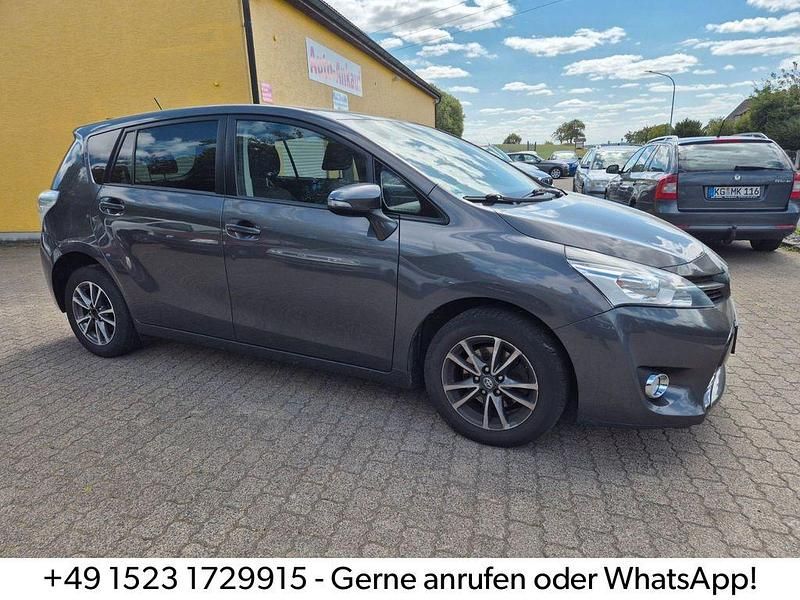 Grau Gebraucht 2014 Toyota Verso Comfort Van / Kleinbus | 6.900 € (Fairer Preis) - Bild 1/4
