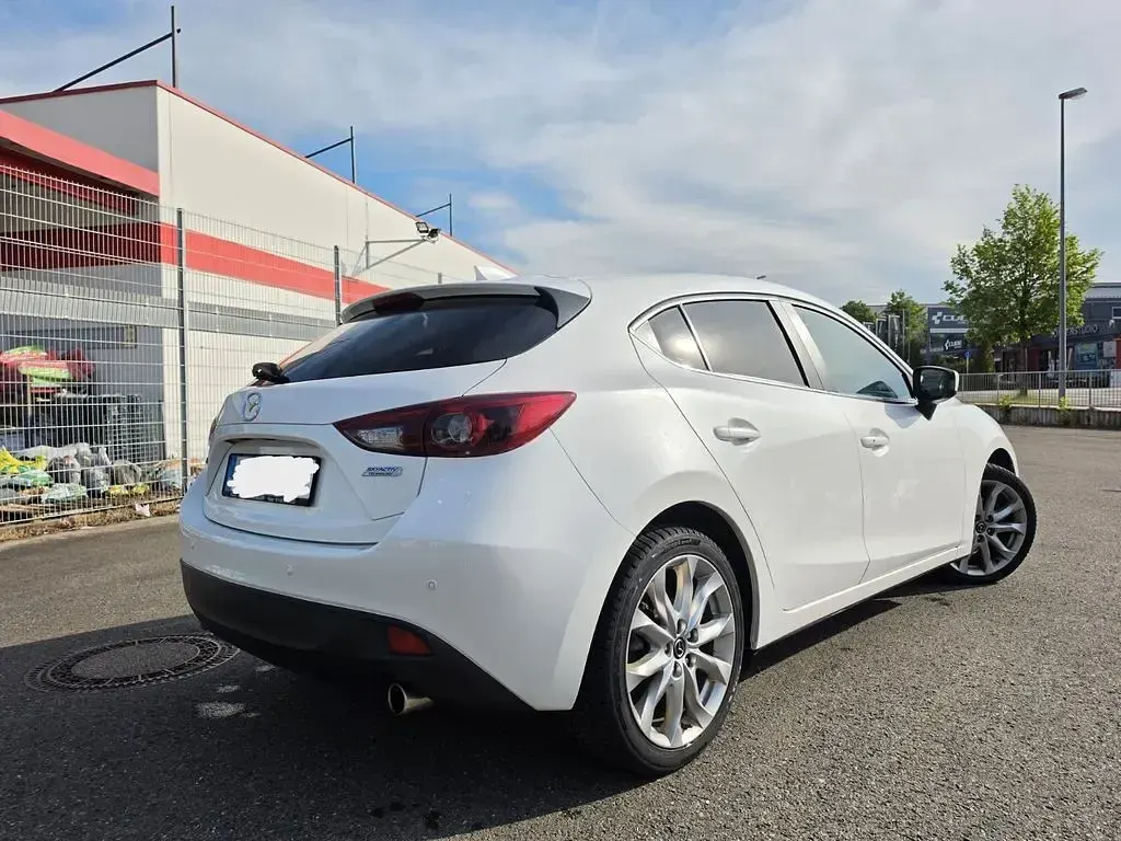Gebraucht Mazda 3 Sports-Line 120 PS (88 kW) 2014 Weiß Limousine