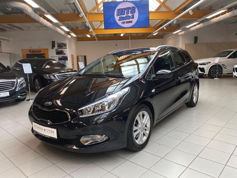 Schwarz Gebraucht 2015 Kia Ceed Sportswagon Kombi | 9.990 € (Etwas zu teuer) - Bild 1/4