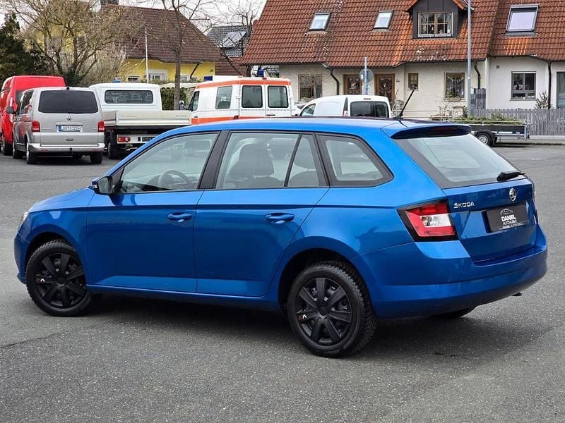 Gebraucht Skoda Fabia Cool Plus 75 PS (55 kW) 2018 Modra race/race blue Kombi