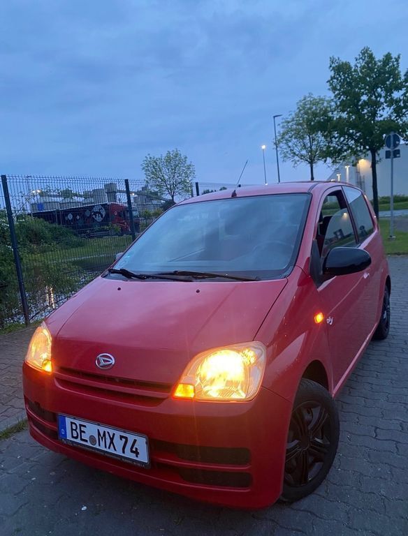 Rot Gebraucht 2007 Daihatsu Cuore Kleinwagen | 1.000 € (Fairer Preis) - Bild 1/4