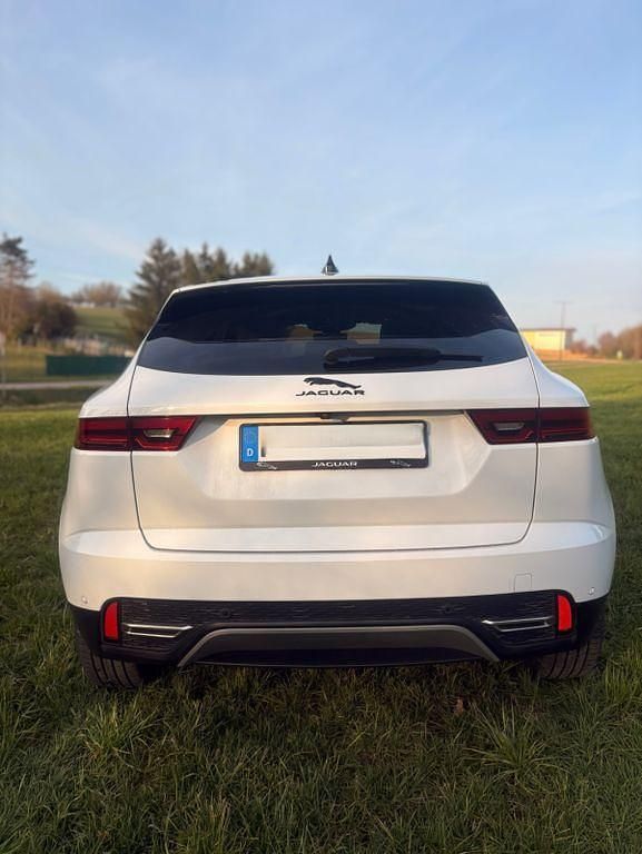 Second-hand Jaguar E-Pace 204 CP (150 kW) 2011 Alb SUV