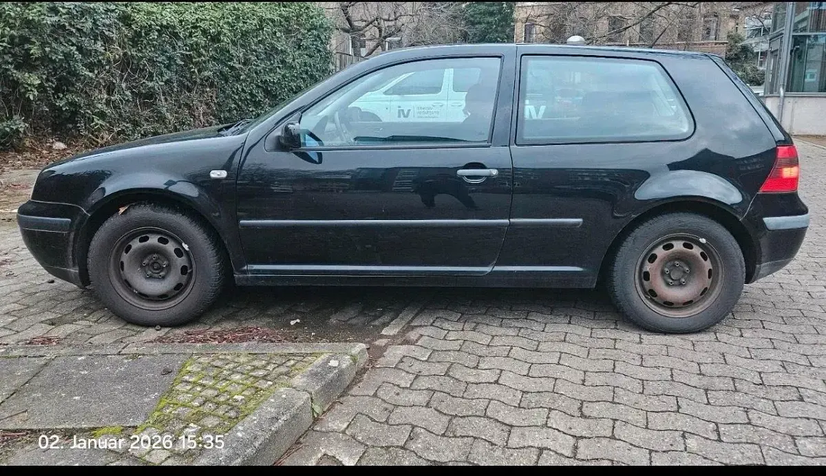 Gebraucht VW Golf IV 75 PS (55 kW) 2002 Schwarz Kleinwagen