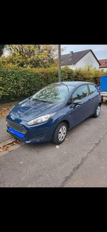 Blau Gebraucht 2016 Ford Fiesta Trend Kleinwagen | 4.000 € (Superpreis) - Bild 1/4