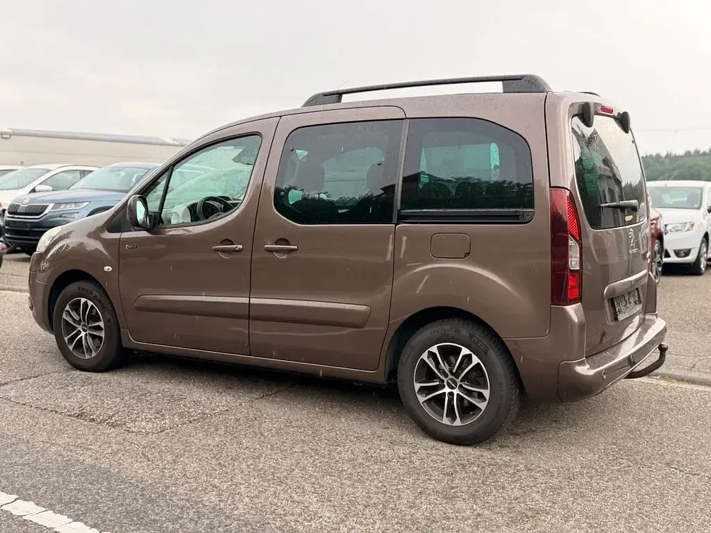Gebraucht Peugeot TePee Family 111 PS (81 kW) 2012 Limousine