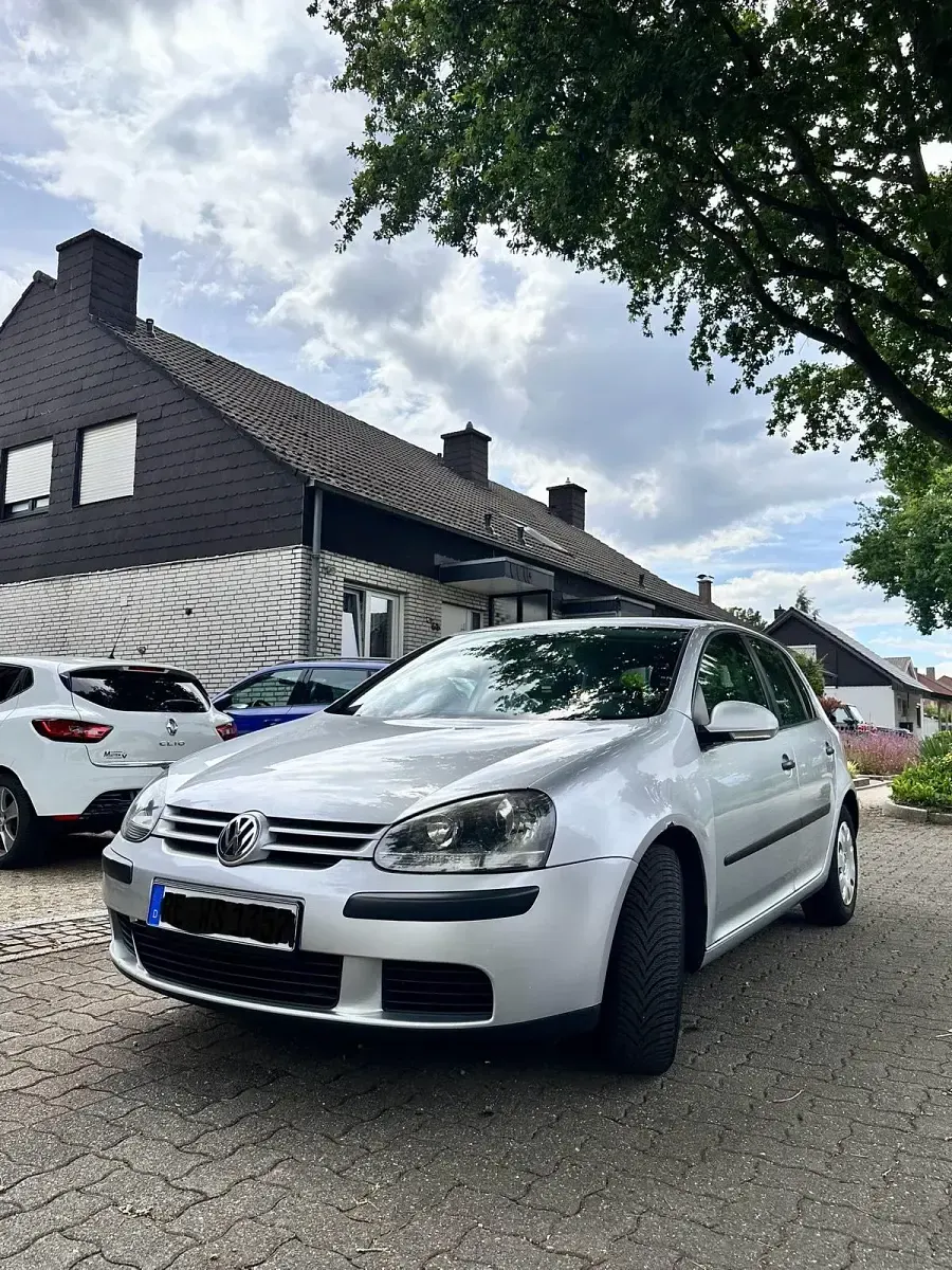 Gebraucht VW Golf V 75 PS (55 kW) 2004 Silber Kleinwagen