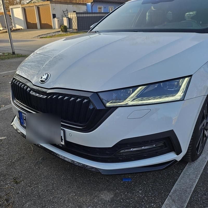 Weiß Gebraucht 2022 Skoda Octavia SportLine Kombi | 23.900 € (Guter Preis) - Bild 1/4