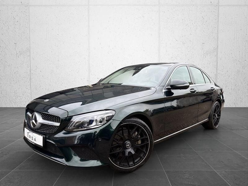 Grün Gebraucht 2019 Mercedes C300 Limousine | 28.999 € (Guter Preis) - Bild 1/4