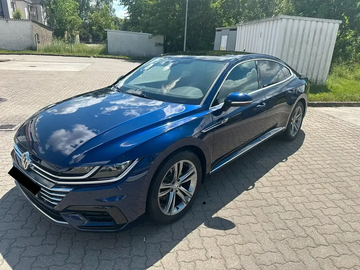 Gebraucht VW Arteon R-line 190 PS (139 kW) 2018 Blau Kleinwagen