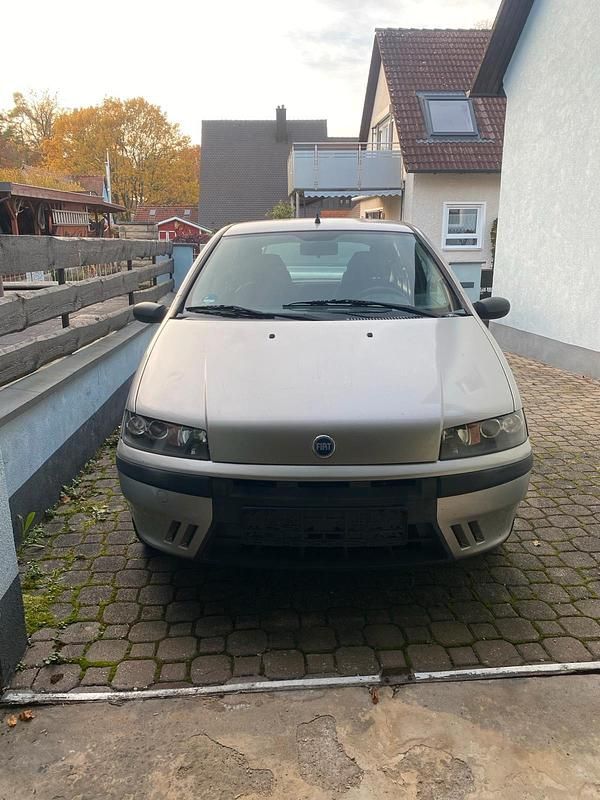 Grau Gebraucht 2000 Fiat Punto Kleinwagen | 650 € (Guter Preis) - Bild 1/4