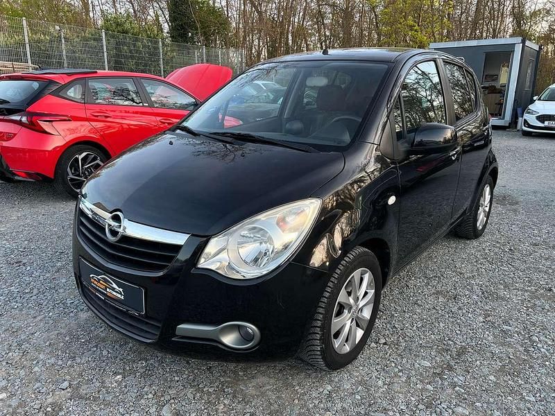 Gebraucht Opel Agila Edition 68 PS (50 kW) 2014 Kosmosschwarz Kleinwagen