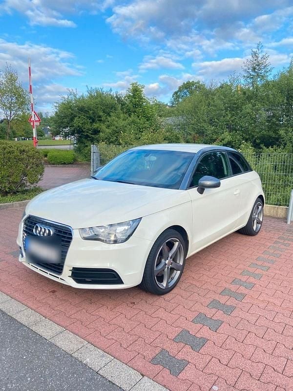 Weiß Gebraucht 2011 Audi A1 Sport Kleinwagen | 3.500 € (Superpreis) - Bild 1/4