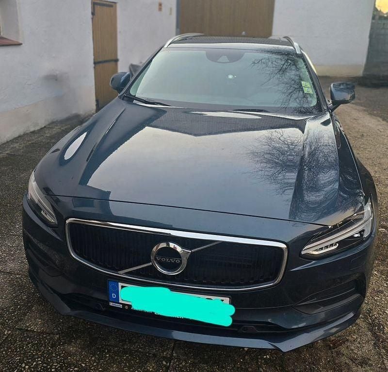Blau Gebraucht 2019 Volvo V90 Momentum Kombi | 22.099 € (Guter Preis) - Bild 1/4