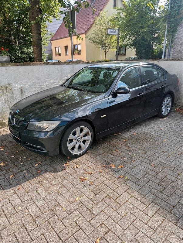 Schwarz Gebraucht 2006 BMW 330 Limousine | 3.699 € (Guter Preis) - Bild 1/4