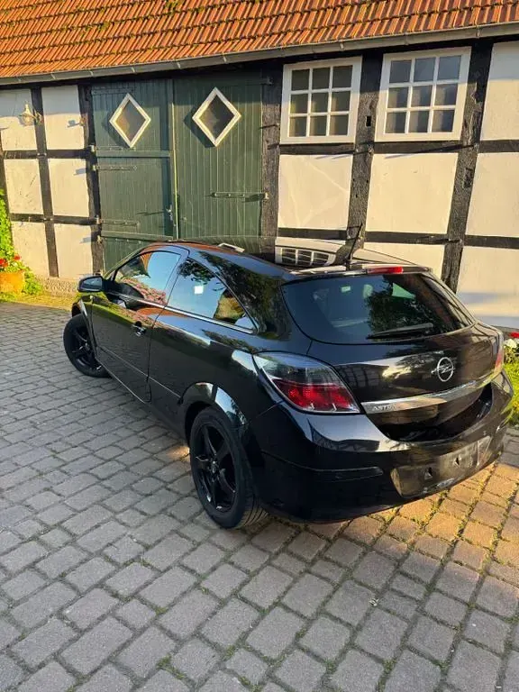 Gebraucht Opel Astra GTC 116 PS (85 kW) 2009 Schwarz Coupé