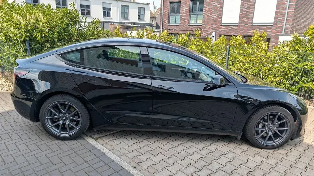 Used Tesla Model 3 RWD 208 kW (283 HP) 2022 Black Sedan
