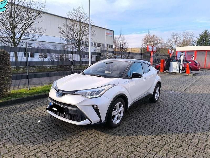 Weiß Gebraucht 2020 Toyota C-HR Team SUV | 19.900 € (Guter Preis) - Bild 1/4