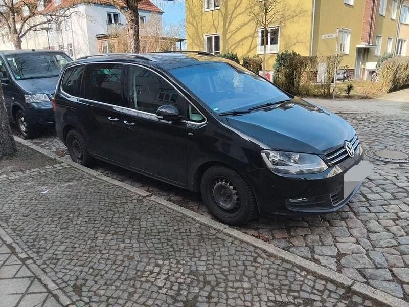 Gebraucht VW Sharan Life 140 PS (102 kW) 2013 Schwarz Van / Kleinbus