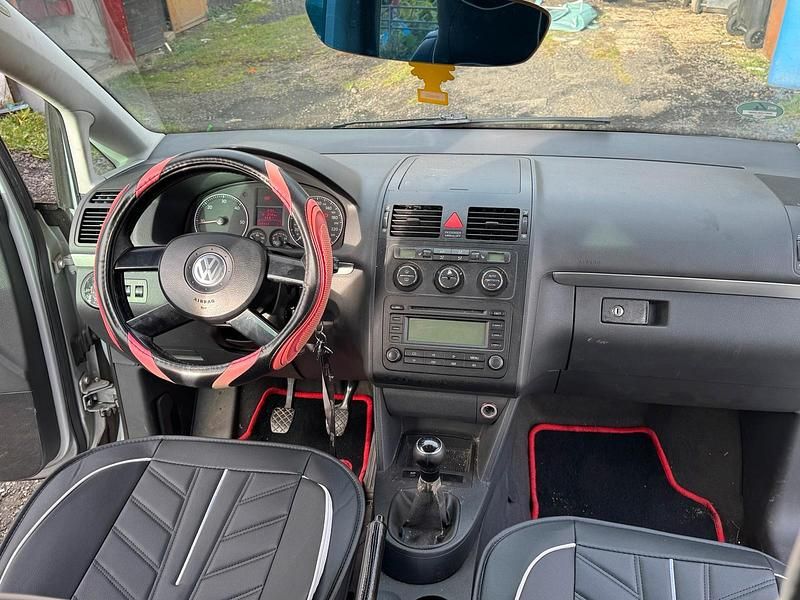 Gebraucht VW Touran 140 PS (102 kW) 2004 Silber Van / Kleinbus