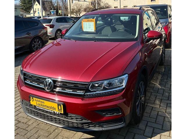 Gebraucht VW Tiguan Trendline 125 PS (91 kW) 2017 Rot SUV