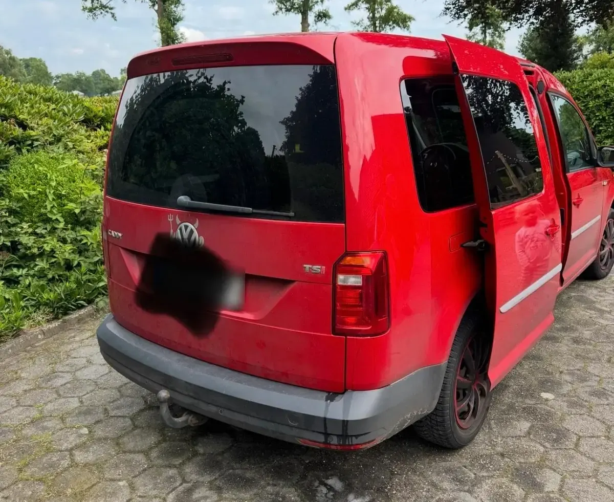 Gebraucht VW Caddy 122 PS (89 kW) 2017 Rot Van / Kleinbus