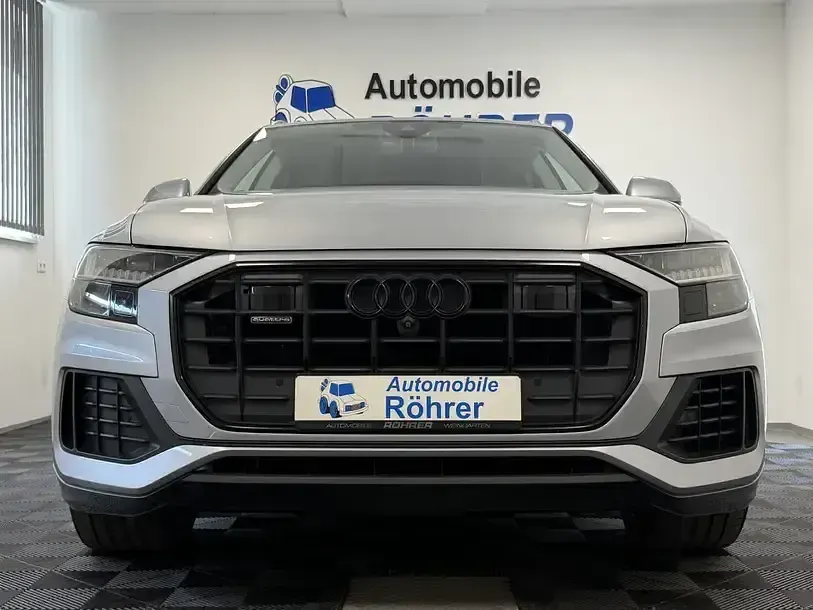 Gebraucht Audi Q8 Ambiente 360 PS (264 kW) 2018 Florettsilber metallic SUV