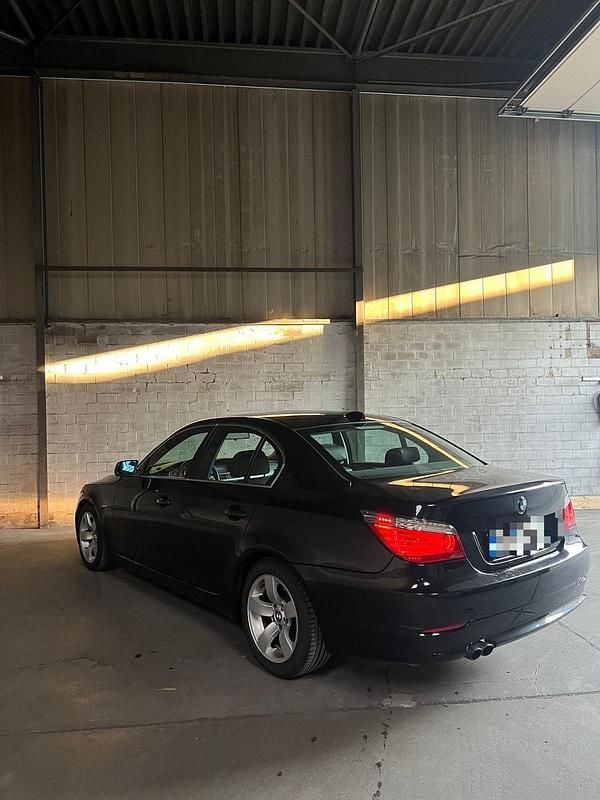 Schwarz Gebraucht 2008 BMW 530 Limousine | 5.999 € (Guter Preis) - Bild 1/4