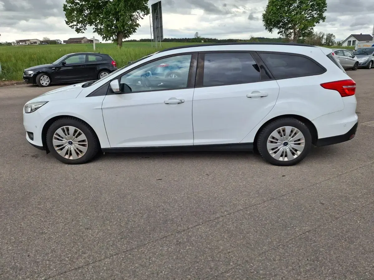 Gebraucht Ford Focus Business Edition 125 PS (91 kW) 2017 Weiß Kombi