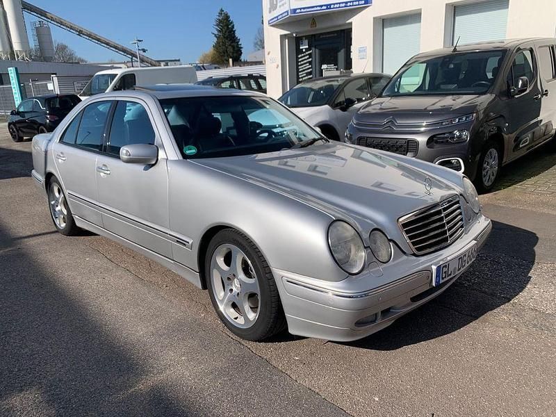 Gebraucht Mercedes E320 Avantgarde 224 PS (164 kW) 2002 Silber Limousine