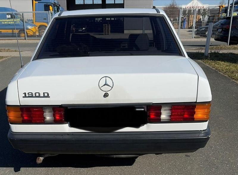Gebraucht Mercedes 190 72 PS (52 kW) 1986 Weiß Limousine