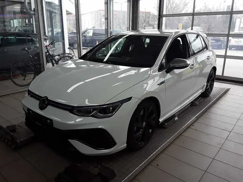 Gebraucht VW Golf VIII R 333 PS (244 kW) 2023 Weiß Limousine