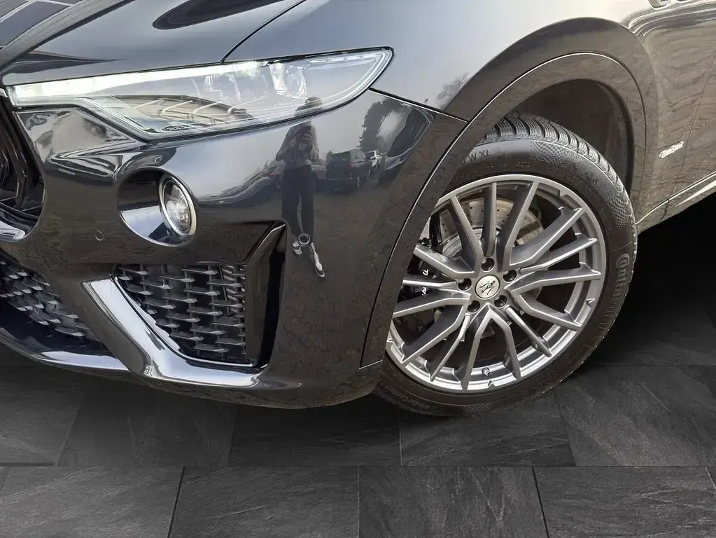 Gebraucht Maserati Levante 430 PS (316 kW) 2020 Schwarz SUV